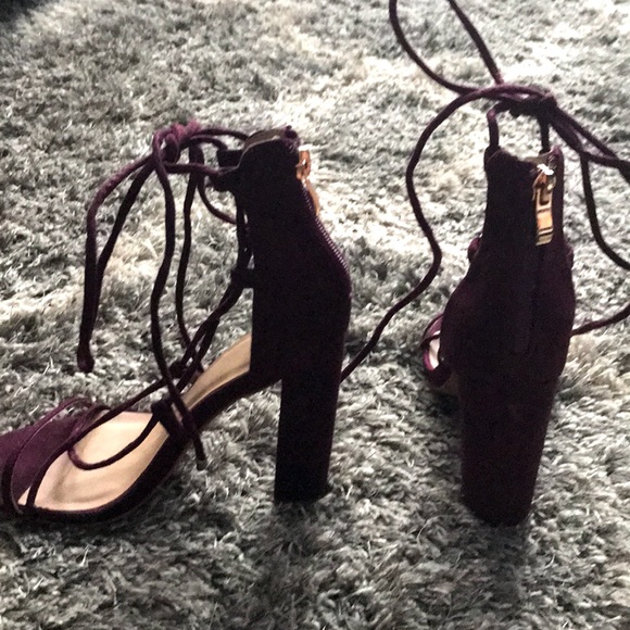 Heels - Picture 2 of 2